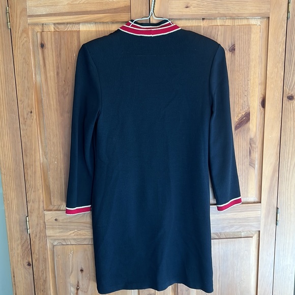 ST. John Blazer and Sleeveless Shell Set - Picture 2 of 6